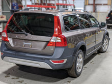 Load image into Gallery viewer, CARRIER ASSEMBLY Volvo XC70 V60 S80 2007 07 2008 08 2009 09 2010 10 Rear - NW241093
