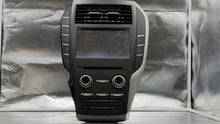 Load image into Gallery viewer, Radio Lincoln MKC 2015 - NW231185
