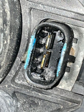 Load image into Gallery viewer, RADIATOR FAN ASSEMBLY Lacrosse Grand Prix Impala 2004 04 2005 05 06 - 09 - NW63446
