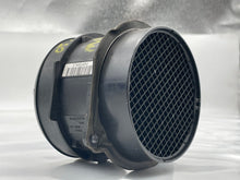 Load image into Gallery viewer, Mass Air Flow Sensor Meter MAF Cadillac SRX STS 04 05 06 - NW4464
