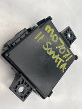 Load image into Gallery viewer, TPMS CONTROL MODULE COMPUTER Hyundai Sonata 11 12 13 - NW32359
