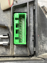 Load image into Gallery viewer, Floor Shifter Land Rover LR2 2008 - NW253632
