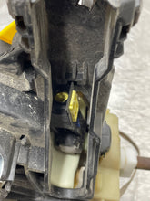 Load image into Gallery viewer, Floor Shifter Land Rover LR2 2008 - NW253632
