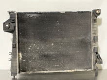 Load image into Gallery viewer, RADIATOR Dodge 1500 Pickup 2004 04 2005 05 - NW131643
