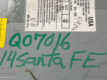Load image into Gallery viewer, RADIO Hyundai Santa Fe 2013 13 2014 14 - NW231902

