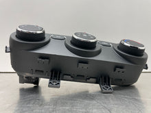 Load image into Gallery viewer, Temperature Controls Kia Forte 2017 - NW261250
