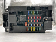Load image into Gallery viewer, FUSE BOX Cooper Mini 1 Clubman 2008 08 2009 09 - NW29940
