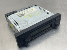 Load image into Gallery viewer, Radio Audi TT 2001 01 2002 02 2003 03 AM FM CD - NW469279
