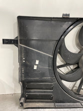 Load image into Gallery viewer, RADIATOR FAN ASSEMBLY C30 V40 V70 2004 04 05 06 07 08 - NW246983
