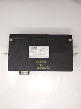 Load image into Gallery viewer, CD CHANGER LEXUS ES300 1997 97 1998 98 99 00 01 - NW232189
