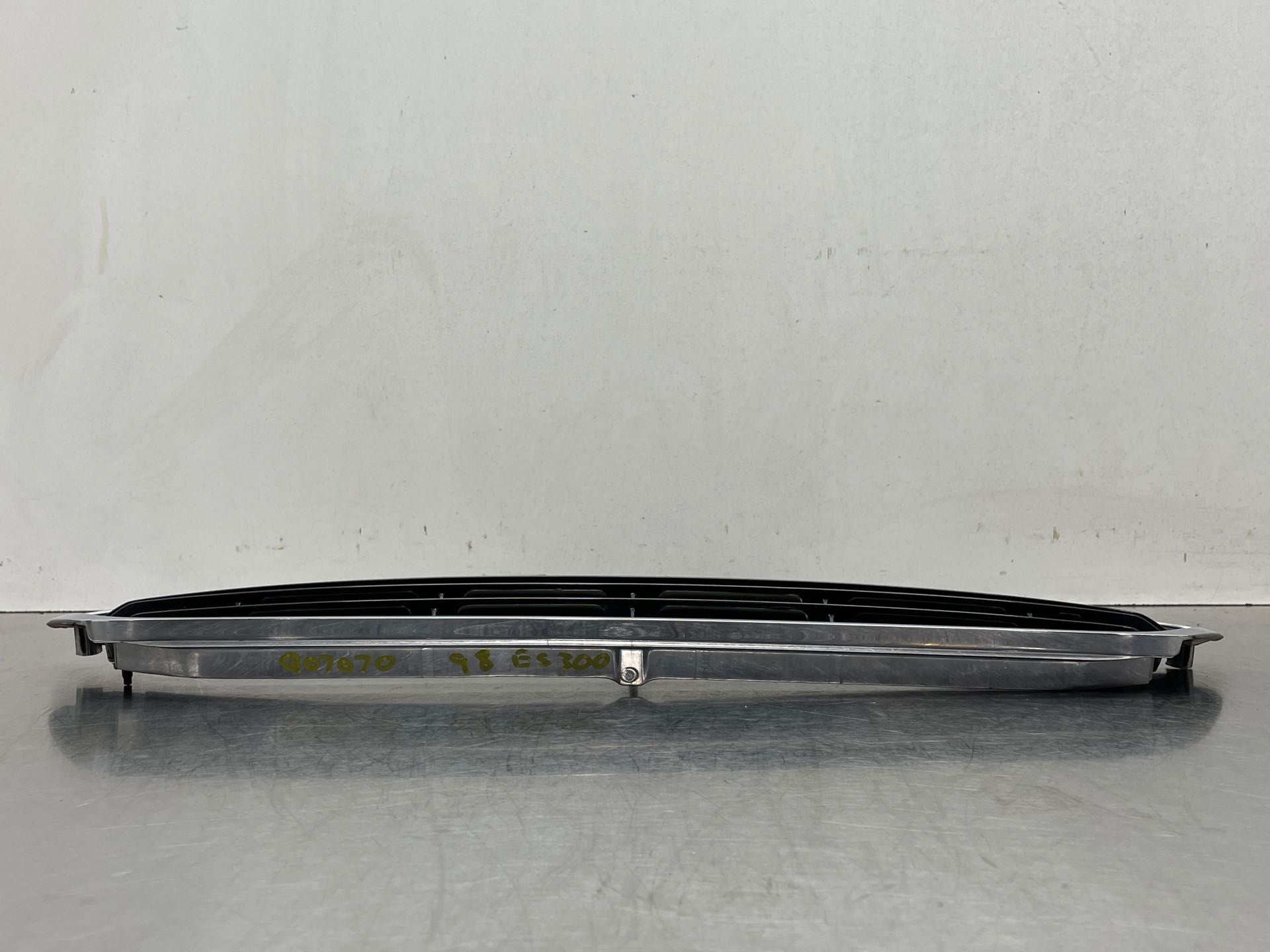 GRILL Lexus ES300 1997 97 1998 98 1999 99 Upper - NW260919 – Tom's