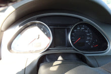 Load image into Gallery viewer, Speedometer Cluster  AUDI Q7 2009 - NW159604
