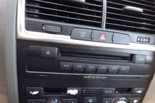 Load image into Gallery viewer, REMOTE CD CHANGER Audi Q7 07 08 09 10 11 - NW136167
