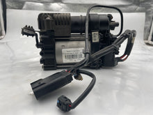 Load image into Gallery viewer, Suspension Air Compressor Pump  GRAND CHEROKEE 2014 - NW223947

