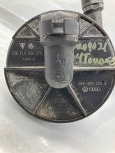 Load image into Gallery viewer, AIR INJECTION PUMP SMOG Audi TT A4 A6 Golf Toureg Jetta 00 01 02 03 04 05 - 09 - NW8303
