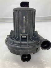 Load image into Gallery viewer, AIR INJECTION PUMP SMOG Audi TT A4 A6 Golf Toureg Jetta 00 01 02 03 04 05 - 09 - NW8303
