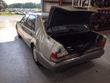 Load image into Gallery viewer, CARRIER ASSEMBLY Mercedes S420 1996 96 1997 97 98 99 - NW241005
