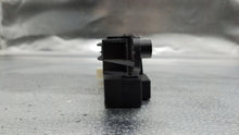 Load image into Gallery viewer, CLOCK Toyota Camry 2004 04 2005 05 2006 06 - NW105924
