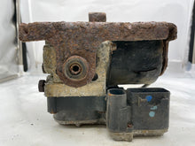 Load image into Gallery viewer, ABS Pump GMC Yukon 2001 - NW219613
