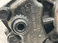 Load image into Gallery viewer, TRANSFER CASE Audi TT 2000 00 2001 01 02 03 04 05 06 - NW176648
