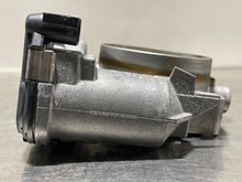 Load image into Gallery viewer, THROTTLE BODY Mercedes R350 R500 E350 C250 ML350 S400 2006 06 07 08 09 10 11 - NW246433
