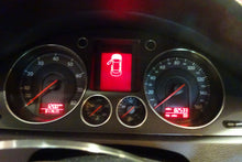 Load image into Gallery viewer, SPEEDOMETER CLUSTER Volkswagen Passat 2006 06 2007 07 - NW162224
