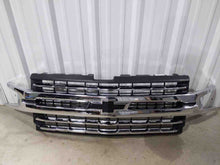 Load image into Gallery viewer, Grille  SILVERADO 1500 PICKUP 2019 - NW260829
