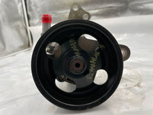 Load image into Gallery viewer, POWER STEERING PUMP Murano 2009 09 2010 10 2011 11 2012 12 13 - NW240852
