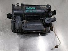 Load image into Gallery viewer, AIR RIDE COMPRESSOR E350 E550 CLS500 CLS55 CLS550 CLS63 E280 00-11 - NW223964
