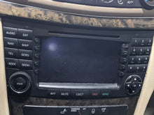 Load image into Gallery viewer, Radio  MERCEDES E-CLASS 2004 - NW232318
