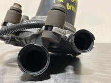 Load image into Gallery viewer, AIR INJECTION PUMP SMOG BMW 128i 2008 08 2009 09 10 11 12 Coupe Convertible - NW8028

