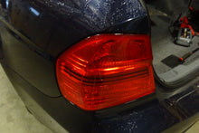 Load image into Gallery viewer, OUTER TAIL LIGHT LAMP 323i 325ci 325i 328i 330ci 330i 06-08 Left - NW180349

