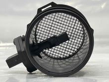 Load image into Gallery viewer, Mass Air Flow Sensor Meter MAF 540i 740i 740il X5 Z8 99-03 - NW4870
