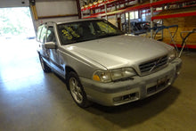 Load image into Gallery viewer, TURBO Volvo V70 2000 00 - NW184956
