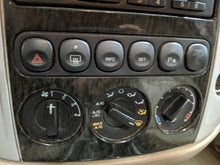 Load image into Gallery viewer, DASH MOUNTED TEMPERATURE CONTROLS Escape Mariner 05 06 07 - NW261059
