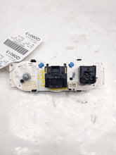 Load image into Gallery viewer, DASH MOUNTED TEMPERATURE CONTROLS Escape Mariner 05 06 07 - NW261059
