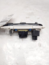 Load image into Gallery viewer, DASH MOUNTED TEMPERATURE CONTROLS Escape Mariner 05 06 07 - NW261059
