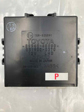 Load image into Gallery viewer, HEADLAMP CONTROL MODULE COMPUTER Lexus RX400H 06 07 08 09 - NW33911
