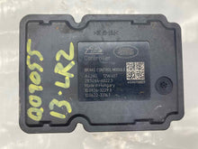 Load image into Gallery viewer, ABS ANTI-LOCK BRAKE PUMP Land Rover LR2 13 14 15 - NW220621
