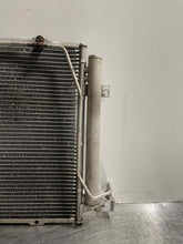 Load image into Gallery viewer, AC CONDENSER Kia Sorento 2003 03 2004 04 2005 05 06 - NW43926
