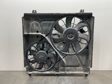 Load image into Gallery viewer, RADIATOR FAN ASSEMBLY Kia Sorento 2003 03 2004 04 05 06 - NW64185
