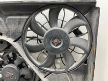 Load image into Gallery viewer, RADIATOR FAN ASSEMBLY Kia Sorento 2003 03 2004 04 05 06 - NW64185
