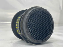 Load image into Gallery viewer, Mass Air Flow Sensor Meter MAF Santa Fe XG350 Amanti Sedona Sorento 02-06 - NW5201
