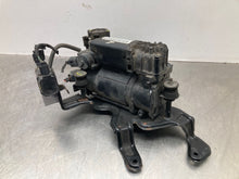 Load image into Gallery viewer, AIR RIDE COMPRESSOR E350 E550 CLS500 CLS55 CLS550 CLS63 E280 00-11 - NW477318
