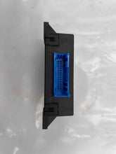 Load image into Gallery viewer, Computer Cadillac Seville 2003 - NW27859
