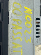 Load image into Gallery viewer, RADIO VW GOLF JETTA PASSAT 2001 01 02 03 04 05 AM FM CD - NW262050
