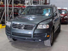 Load image into Gallery viewer, CARRIER ASSEMBLY Volkswagen Touareg 2004 04 2005 05 2006 06 6 Cylinder Front - NW262216
