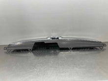 Load image into Gallery viewer, GRILLE Toyota Highlander 2006 06 2007 07 - NW264565
