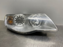 Load image into Gallery viewer, HEADLIGHT LAMP ASSEMBLY Volkswagen Touareg 07 08 09 10 Right - NW269329
