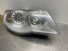 Load image into Gallery viewer, HEADLIGHT LAMP ASSEMBLY Volkswagen Touareg 07 08 09 10 Right - NW269329
